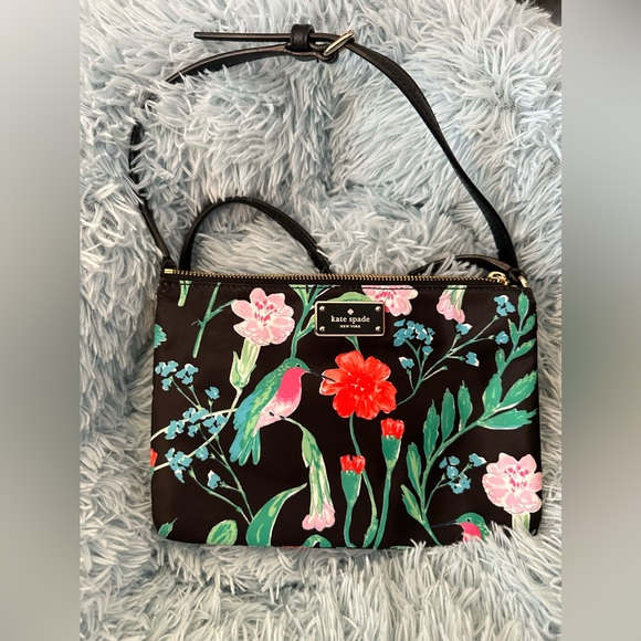 kate spade Handbags - Kate Spade Wilson Road hummingbird crossbody
